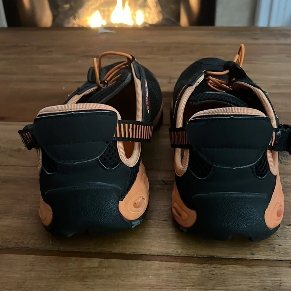 HUMTTO Water Sandals, size 8